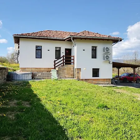 Bachvarov House бъчваровата къща Semesterbostad *